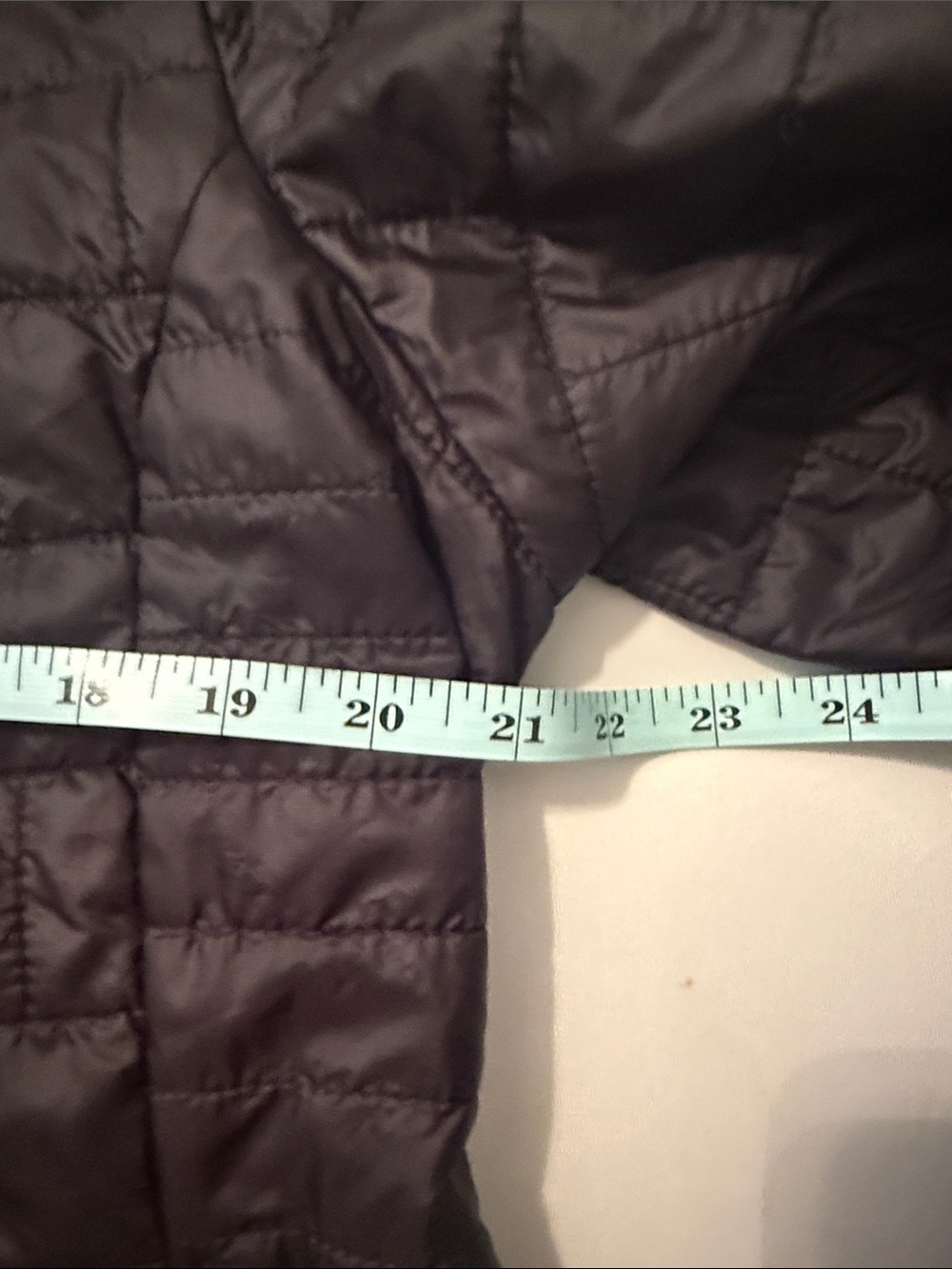 EUC - Patagonia Women's Black Quilted Jacket - Picture 5 of 8